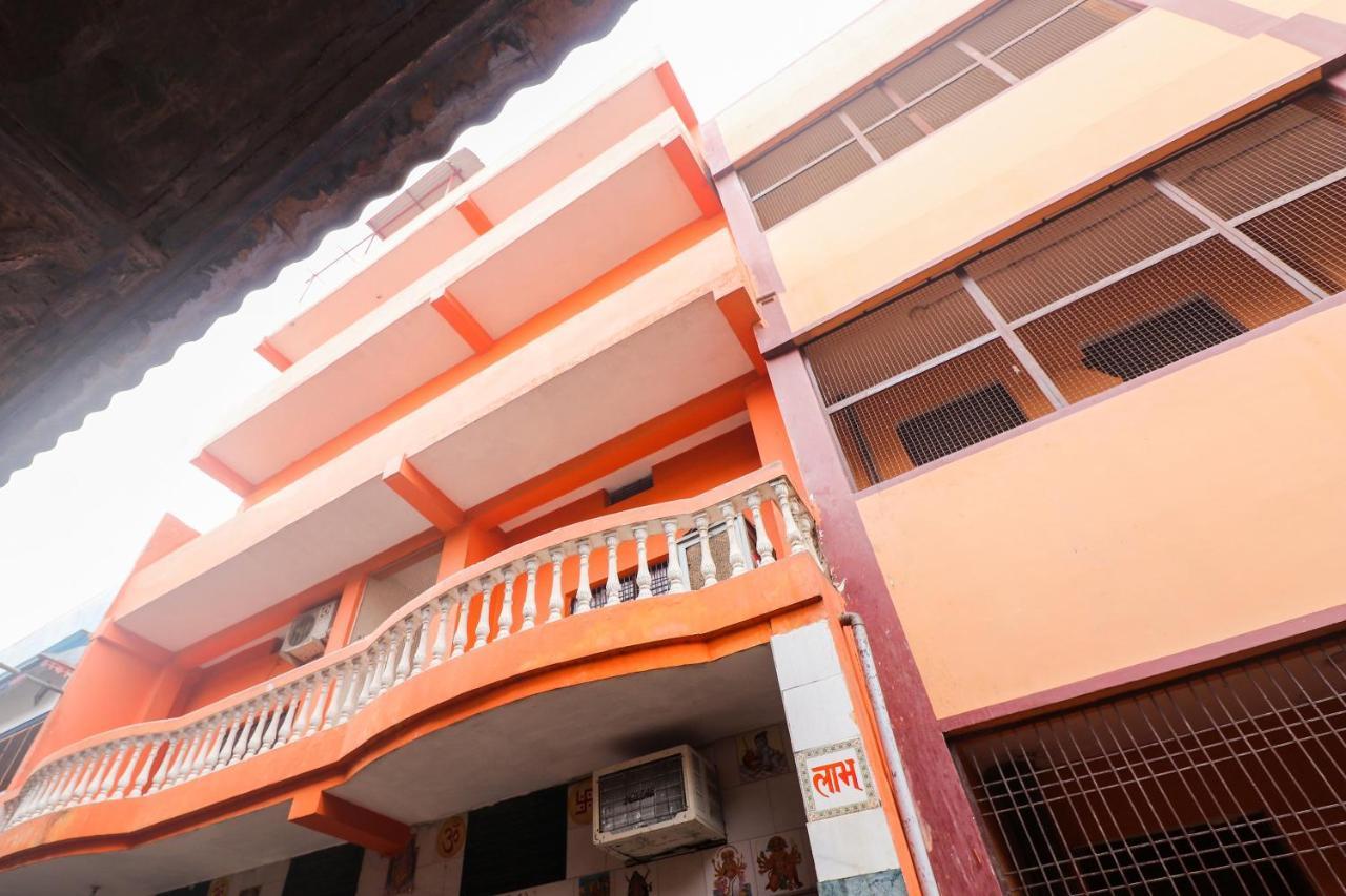 Oyo 4930 Stay Em Residency Нью-Дели Экстерьер фото